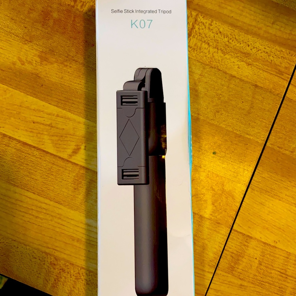 Wireless selfie stick tripod